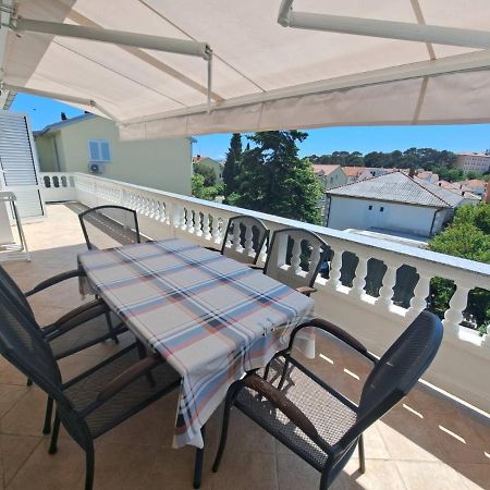 Apartmani Dijana Palit Esterno foto
