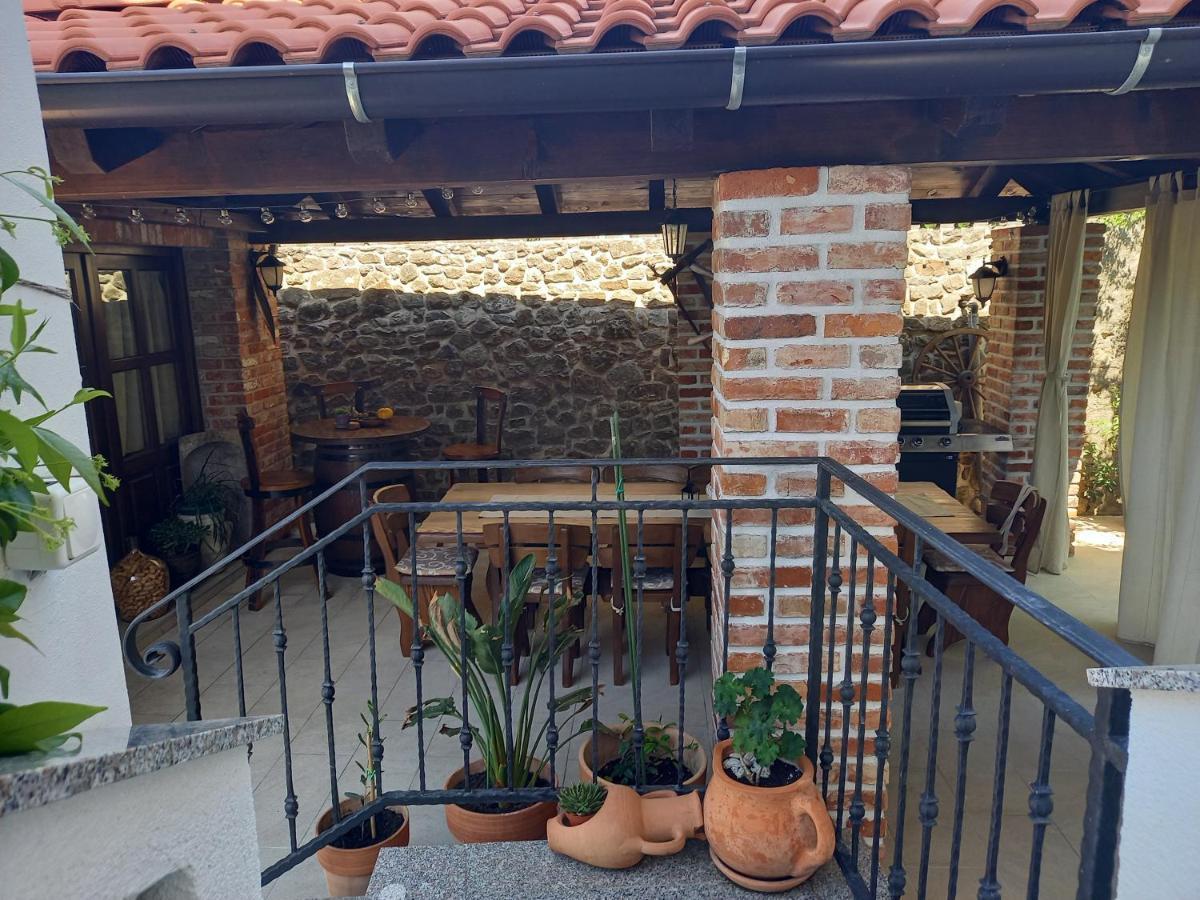 Apartmani Dijana Palit Esterno foto