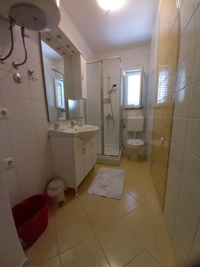 Apartmani Dijana Palit Esterno foto