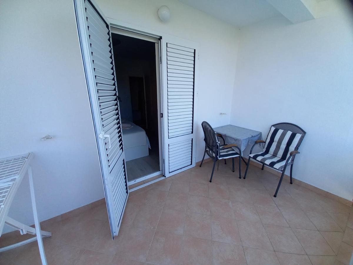 Apartmani Dijana Palit Esterno foto