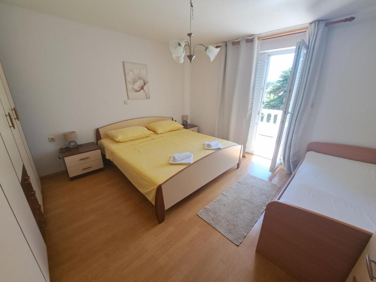 Apartmani Dijana Palit Esterno foto