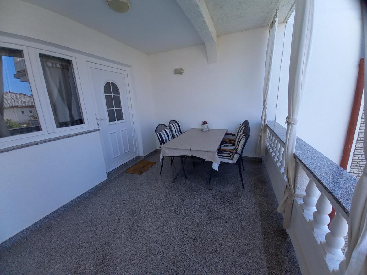 Apartmani Dijana Palit Esterno foto