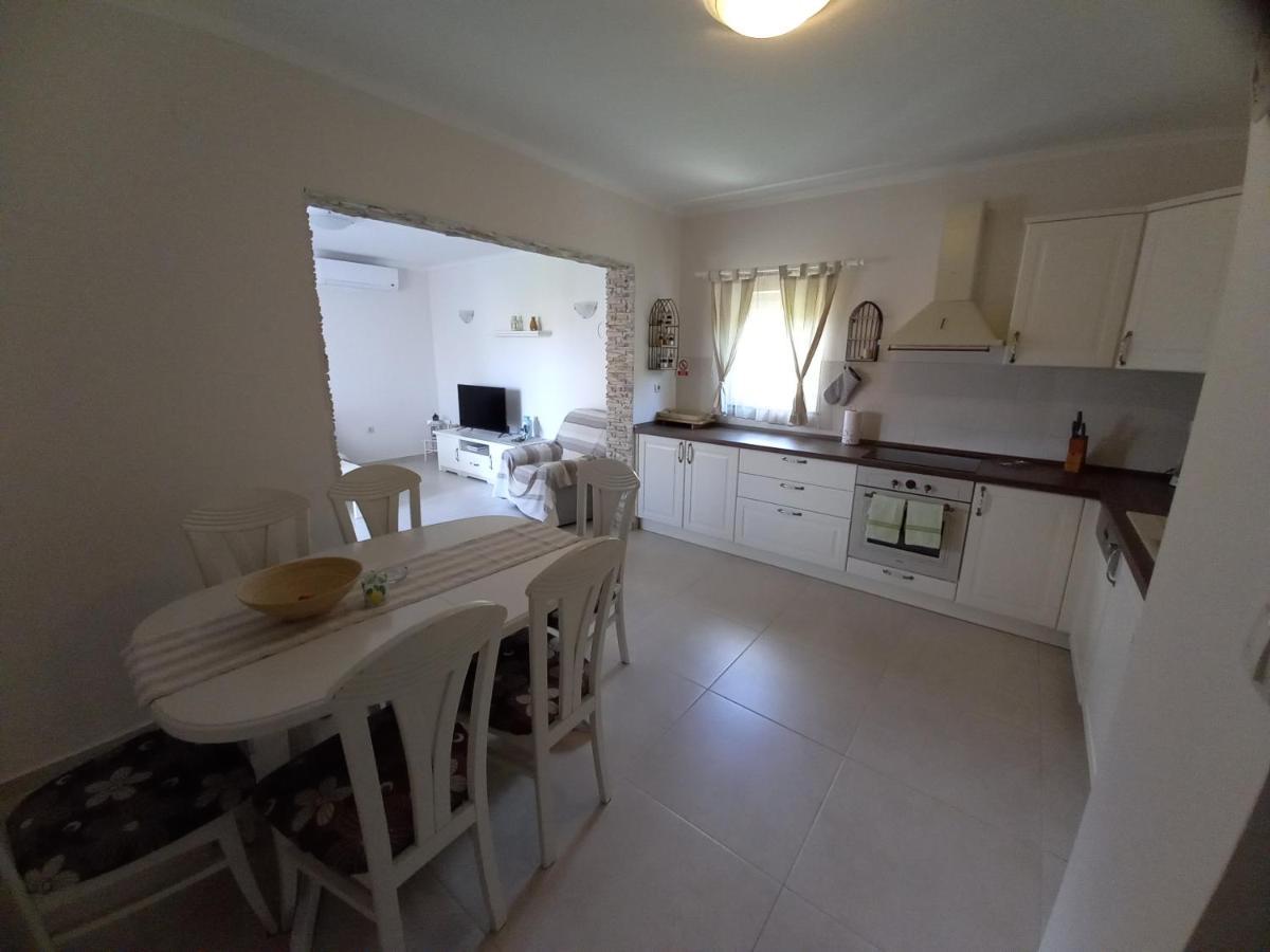 Apartmani Dijana Palit Esterno foto