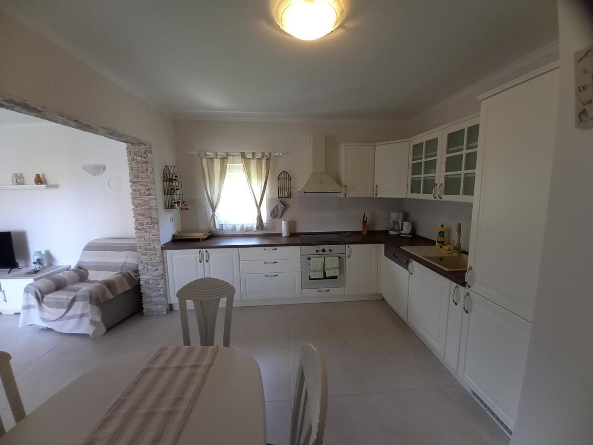 Apartmani Dijana Palit Esterno foto