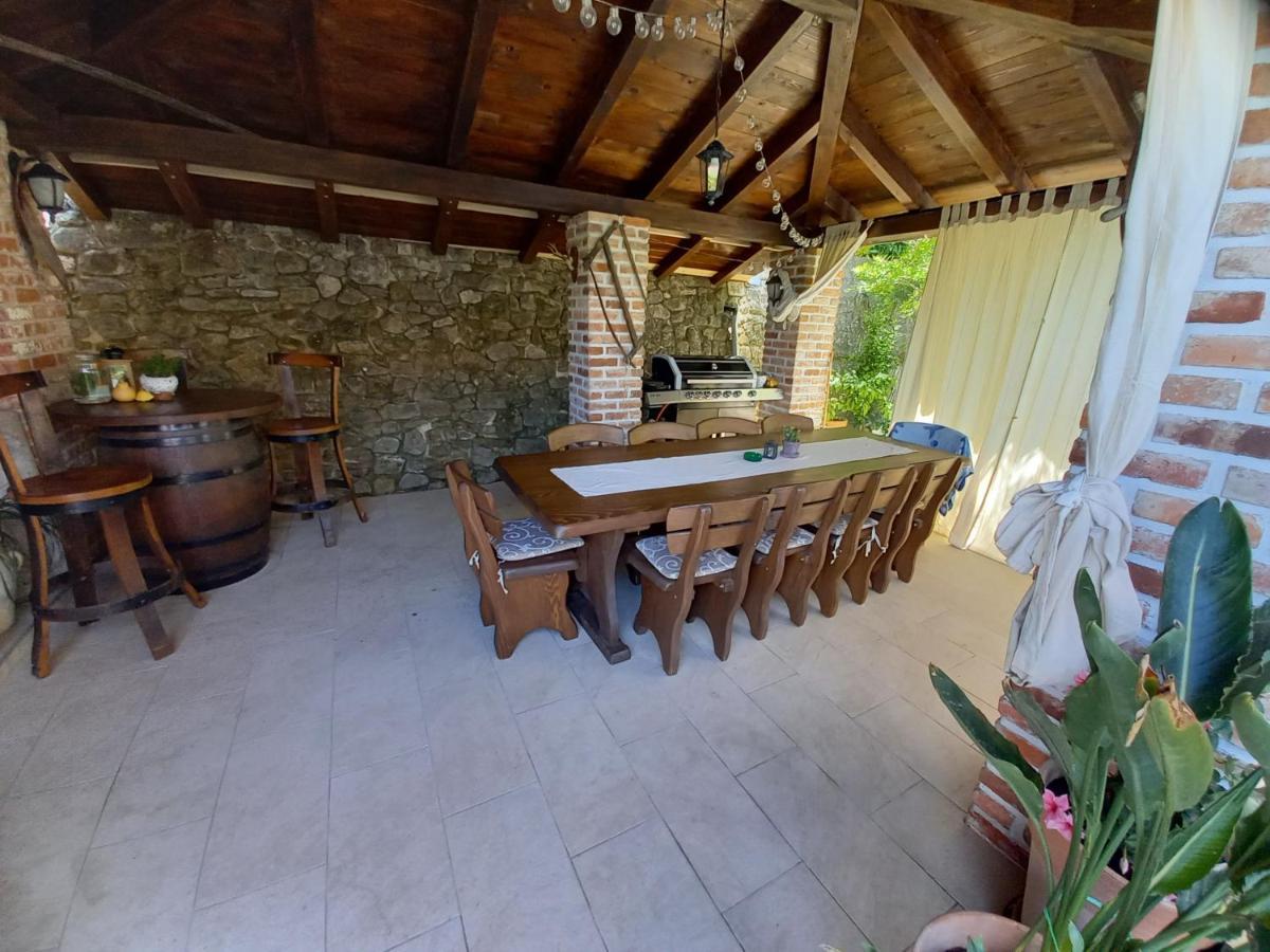 Apartmani Dijana Palit Esterno foto