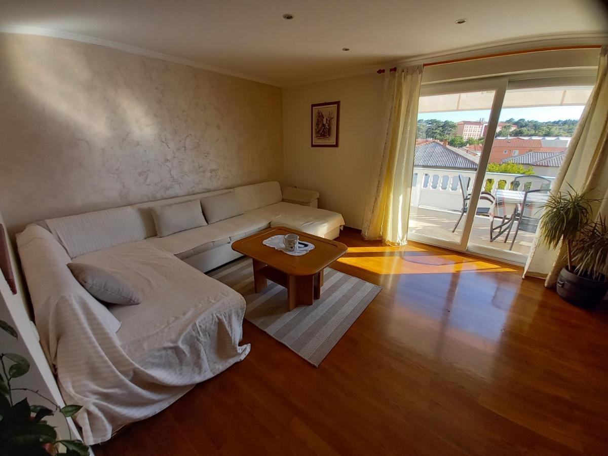 Apartmani Dijana Palit Esterno foto