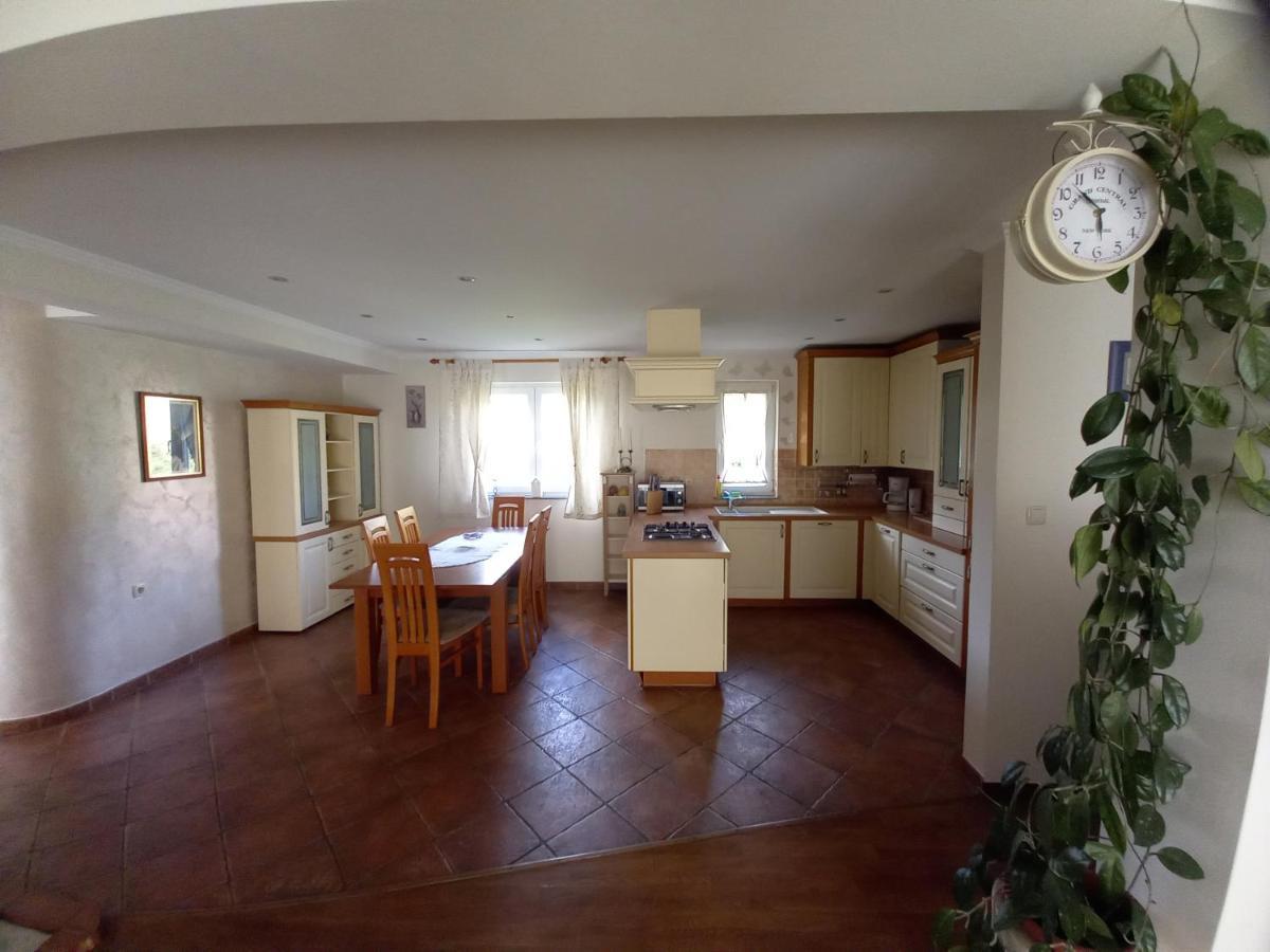 Apartmani Dijana Palit Esterno foto