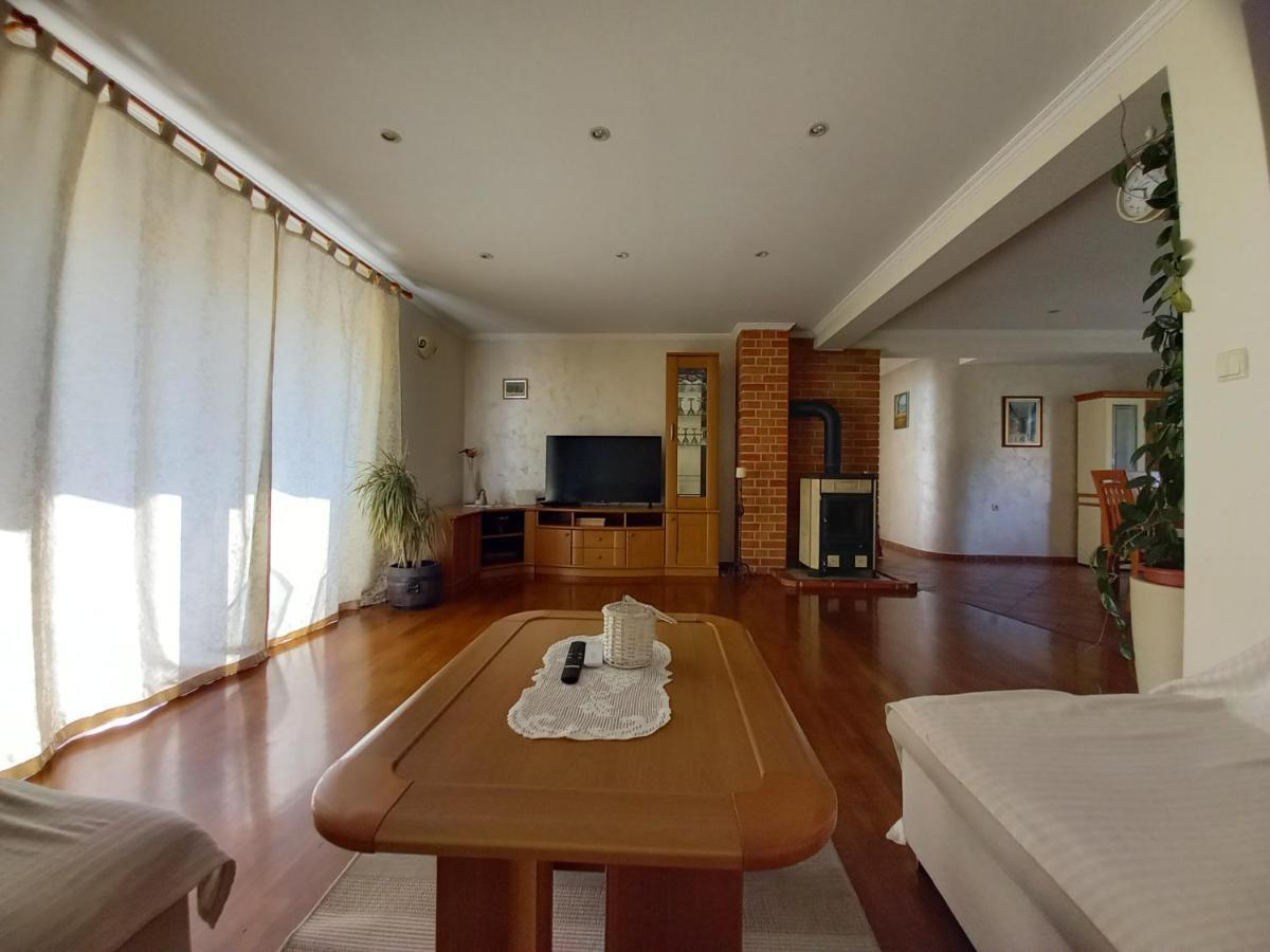 Apartmani Dijana Palit Esterno foto