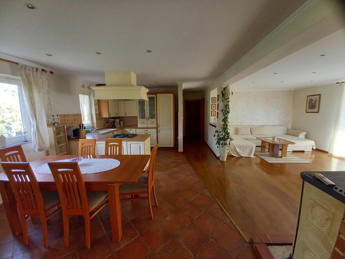 Apartmani Dijana Palit Esterno foto